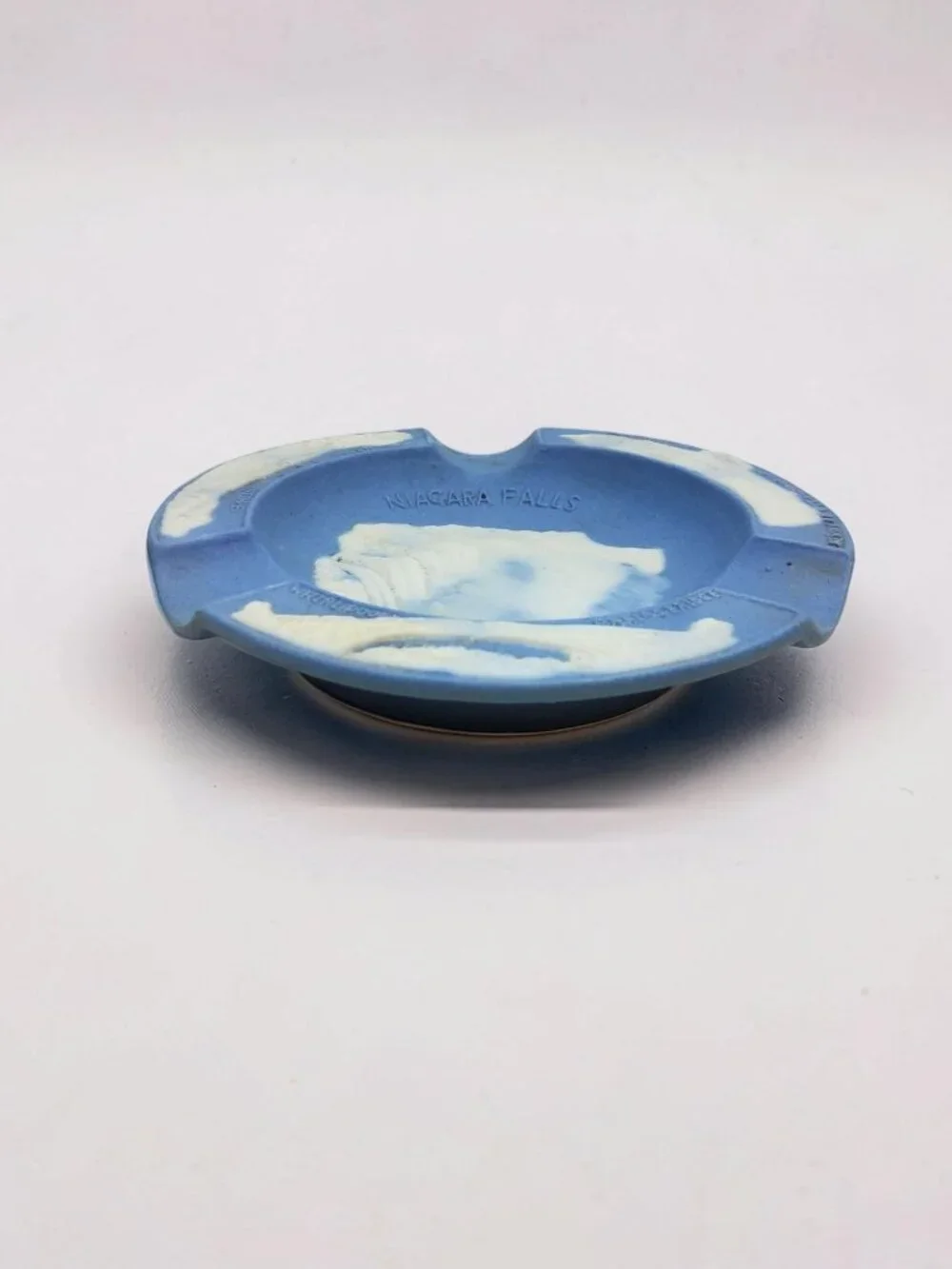 vintage 1940s sandstone blue/white niagara falls ashtray